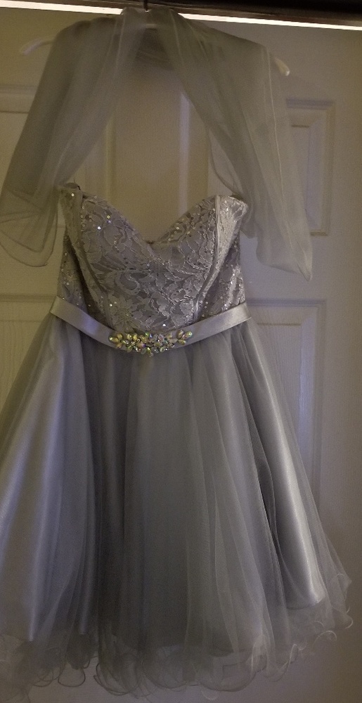 Dress - Picture 3 of 4